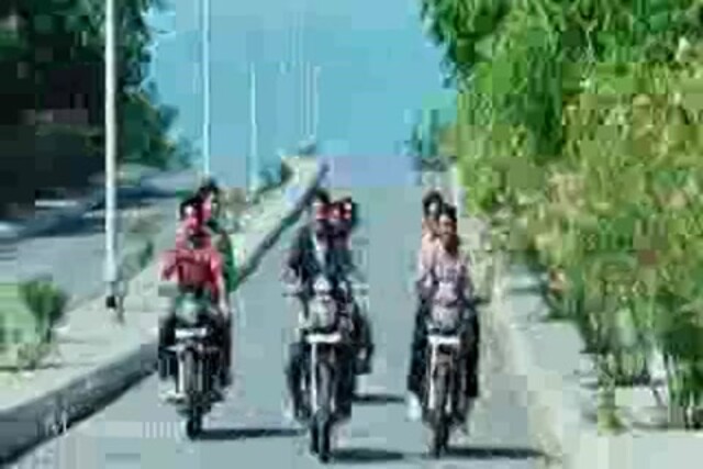 Pallikoodam Pogamale (2017) Sample.mp4