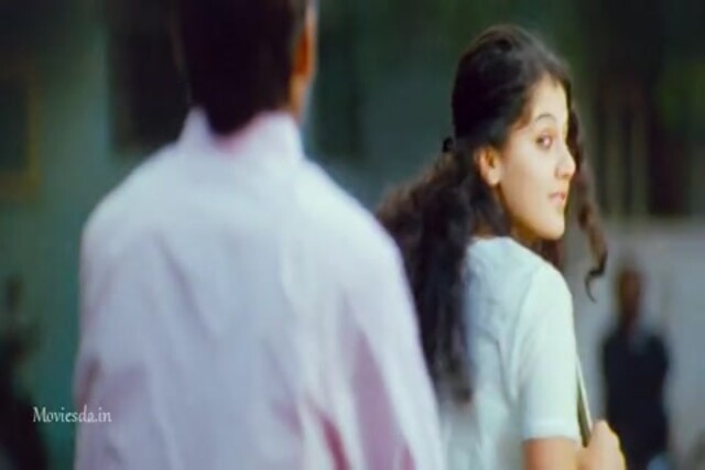 Aadukalam (2011) Sample (640x360).mp4