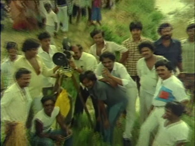 Moviesda.Mobi - Muthal Mariyathai 1985 Original 1080p HD.mp4