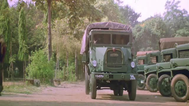 Moviesda.Mobi - Friends 2001 Original 720p HD.mp4